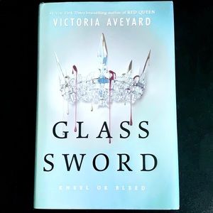 Glass Sword by Victoria Aveyard